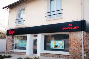 Nouvelle façade pour Orpi Poissy (78)