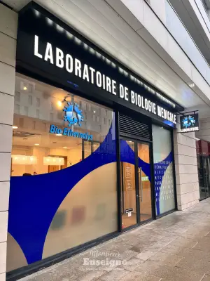 Enseigne drapeau laboratoire