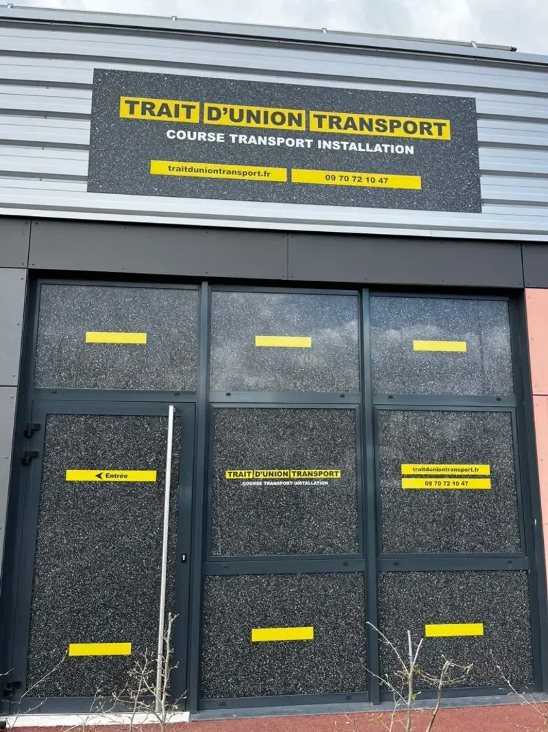 Films micro-perforés - Vitrophanie & films adhésifs | Monsieur Sticker